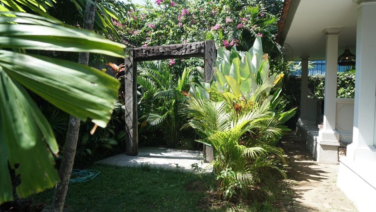 Endless Summer Surf Camp Kuta Kuta Lombok Buitenkant foto