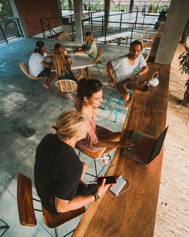 Endless Summer Surf Camp Kuta Kuta Lombok Buitenkant foto