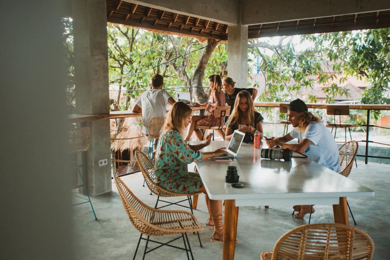 Endless Summer Surf Camp Kuta Kuta Lombok Buitenkant foto